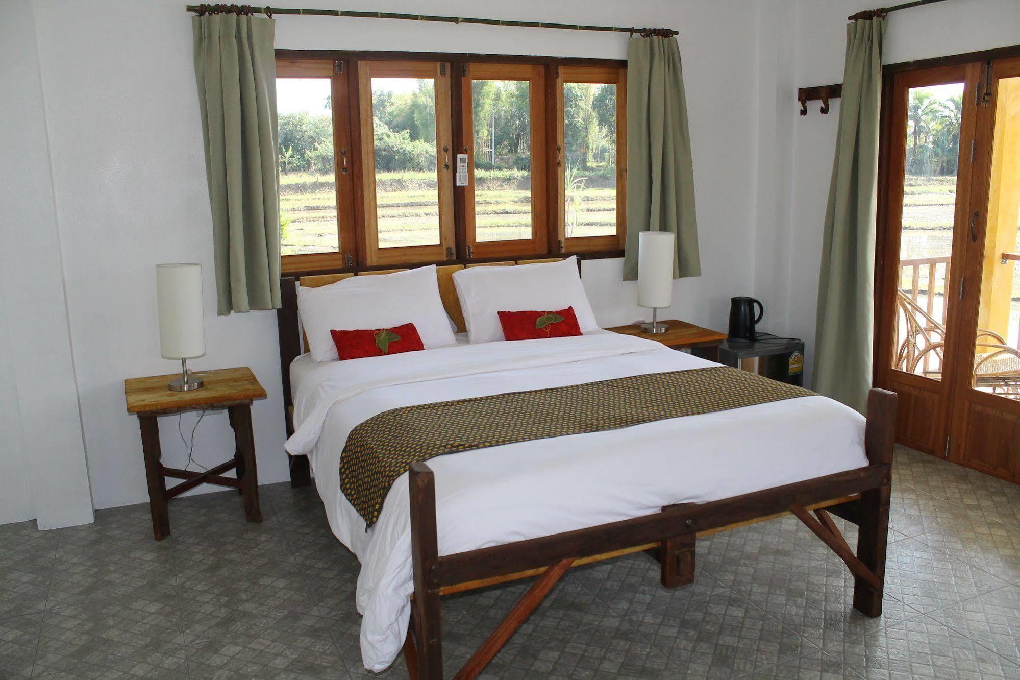 Country Retreat Hotel Mae Rim Exterior foto